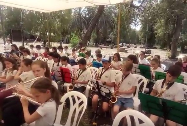 פסטיבל שיר עברי ונגינה בבית הספר מצפה גולן